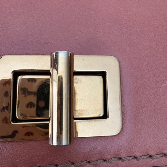 Chloe Louise - Picture 5 of 8